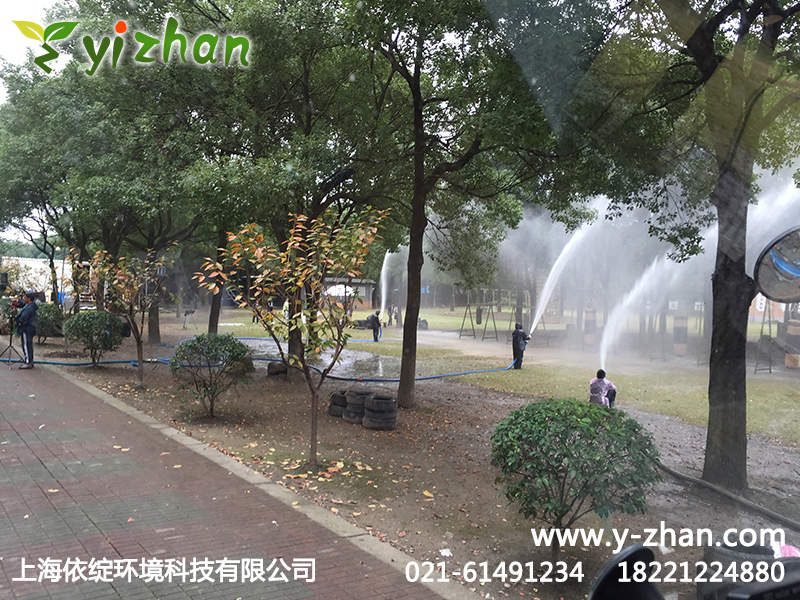 上海松江影视基地军队训练现场洒水车下雨拍摄现场租赁洒水车2辆